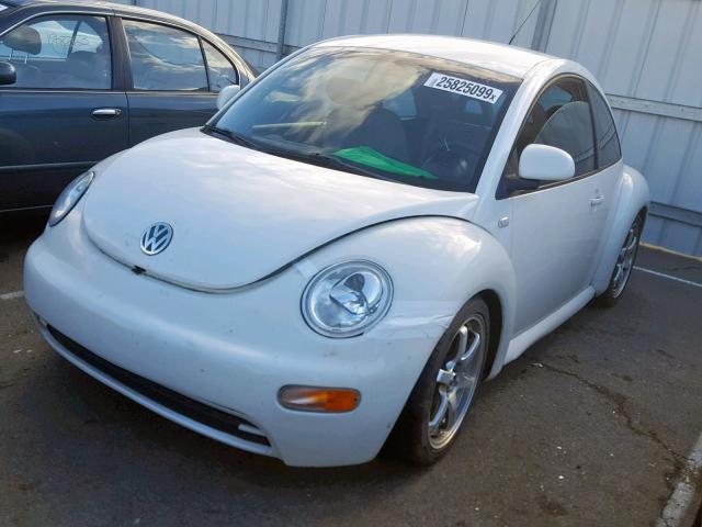 3VWBA21C7YM467979 - 2000 VOLKSWAGEN NEW BEETLE Weiß Foto 2