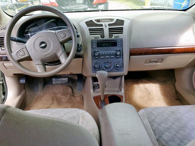 1G1ZT528X5F147163 - 2005 CHEVROLET MALIBU LS GREEN photo 9