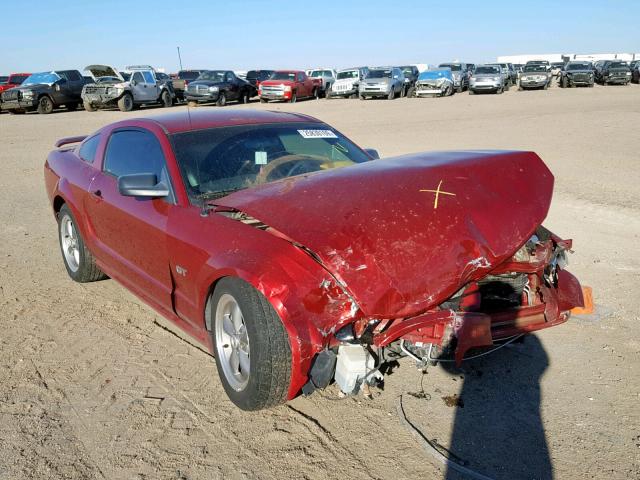 1ZVFT82H655256394 - 2005 FORD MUSTANG GT RED photo 1