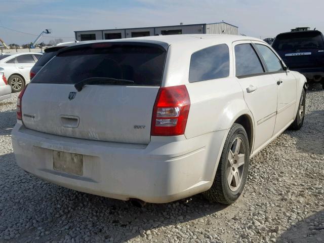 2D4FV47V47H754922 - 2007 DODGE MAGNUM SXT WHITE photo 4