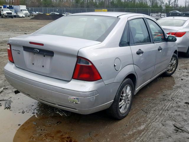 1FAFP34N47W362892 - 2007 FORD FOCUS ZX4 SILVER photo 4