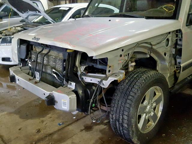 1J8HG48P47C528665 - 2007 JEEP COMMANDER TAN photo 9