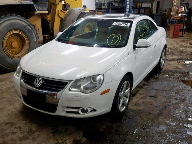 WVWDA71F97V004104 - 2007 VOLKSWAGEN EOS 2.0T S WHITE photo 2