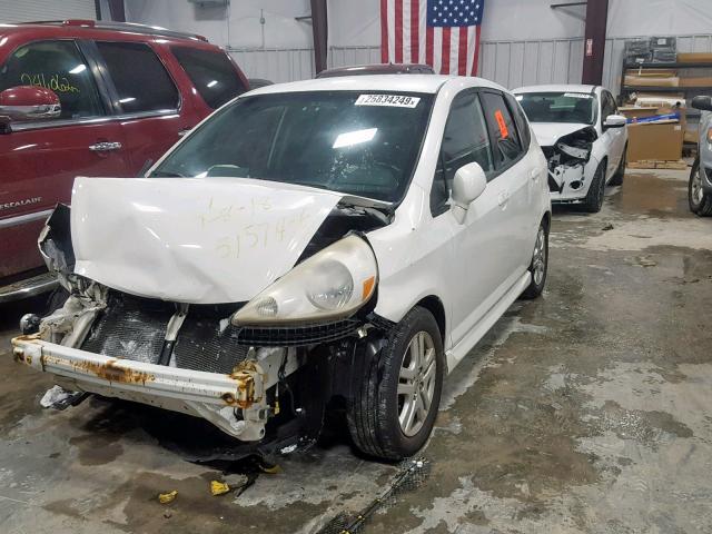 JHMGD38637S034573 - 2007 HONDA FIT S WHITE photo 2