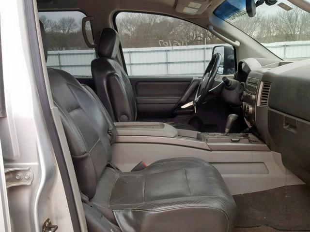 1N6AA07BX4N586236 - 2004 NISSAN TITAN XE SILVER photo 5