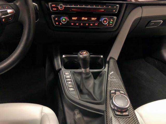 WBS3R9C56GK338279 - 2016 BMW M4 WHITE photo 9