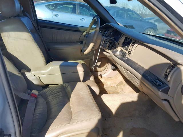 1G4CU5411Y4254625 - 2000 BUICK PARK AVENU WHITE photo 5