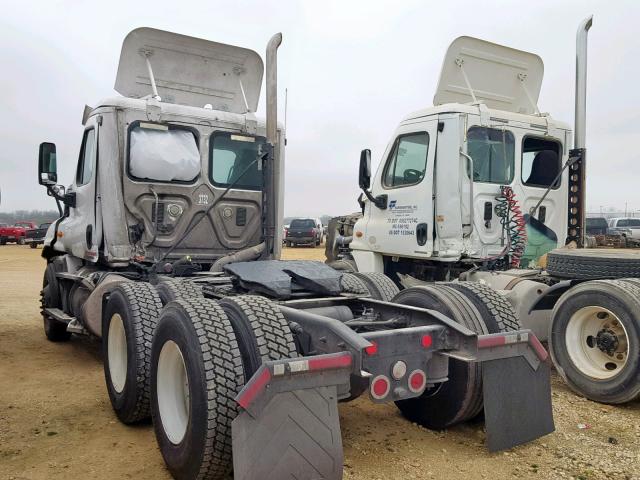 1FUJGEDV9CSBD3732 - 2012 FREIGHTLINER CASCADIA 1 WHITE photo 3