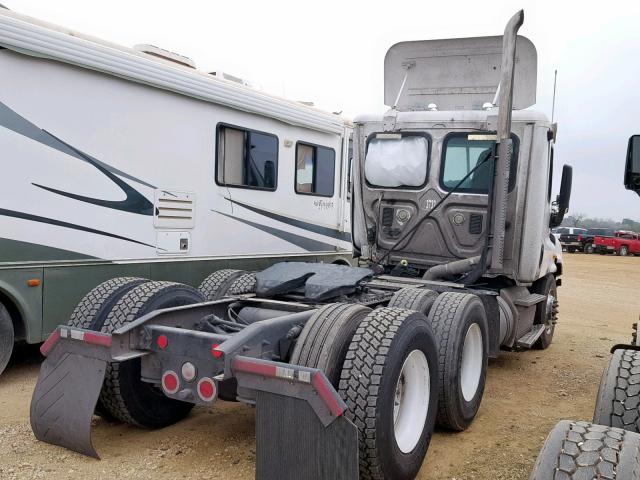 1FUJGEDV9CSBD3732 - 2012 FREIGHTLINER CASCADIA 1 WHITE photo 4