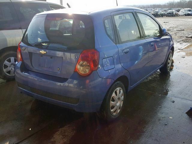 KL1TD66E19B388940 - 2009 CHEVROLET AVEO LS BLUE photo 4