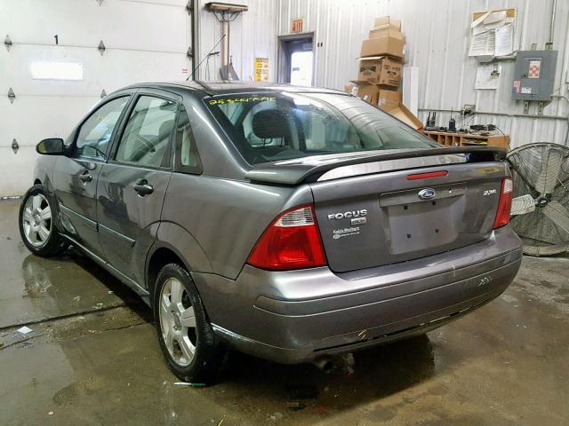 1FAHP34NX6W153390 - 2006 FORD FOCUS ZX4 GRAY photo 3