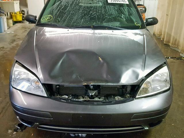 1FAHP34NX6W153390 - 2006 FORD FOCUS ZX4 GRAY photo 9