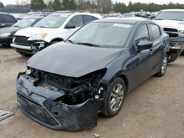 3MYDLBZV3GY106673 - 2016 TOYOTA SCION IA GRAY photo 2