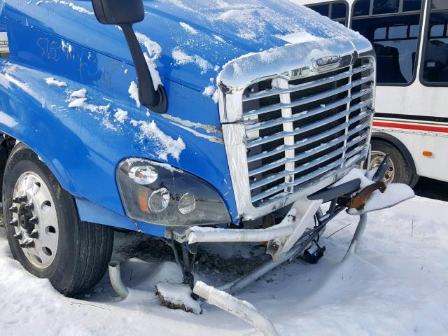 3AKJGLDR1HSJF2821 - 2017 FREIGHTLINER CASCADIA 1 BLUE photo 9