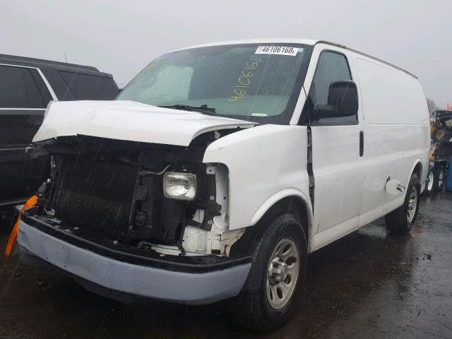 1GCUGADX3A1132272 - 2010 CHEVROLET EXPRESS G1 WHITE photo 2