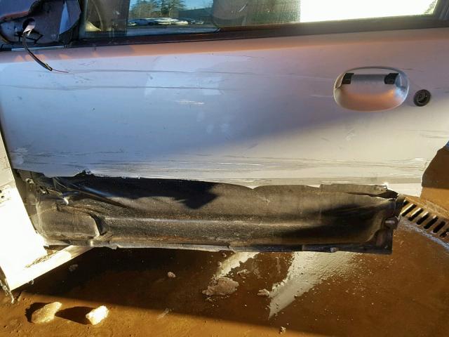 1G8AK52F24Z134453 - 2004 SATURN ION LEVEL SILVER photo 9