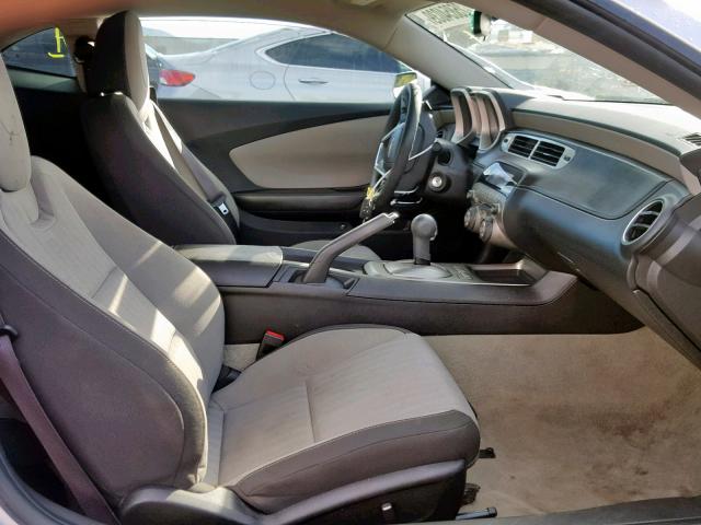 2G1FA1E35E9203004 - 2014 CHEVROLET CAMARO LS SILVER photo 5