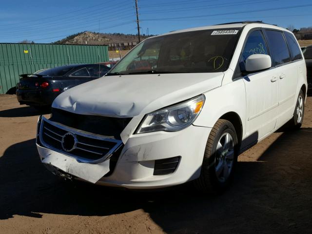 2V8HW34139R543680 - 2009 VOLKSWAGEN ROUTAN SE WHITE photo 2