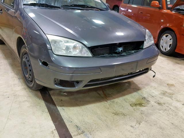 1FAHP34N87W255630 - 2007 FORD FOCUS ZX4 GRAY photo 9