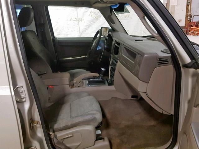1J8HG48K86C366557 - 2006 JEEP COMMANDER TAN photo 5