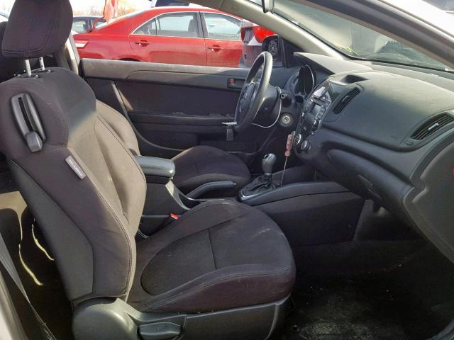 KNAFU6A24C5621716 - 2012 KIA FORTE EX SILVER photo 5