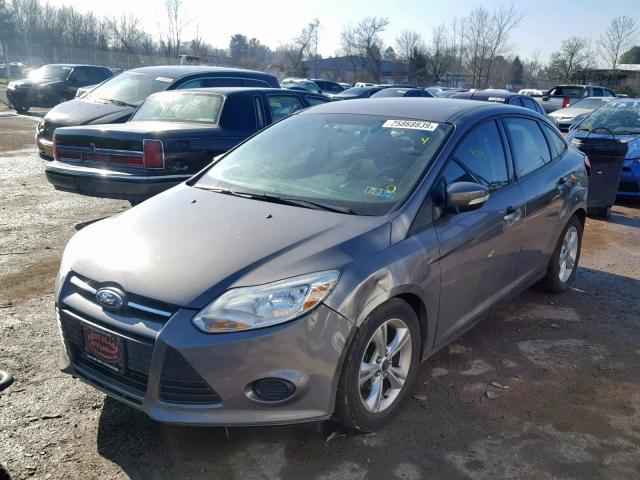 1FADP3F24EL215576 - 2014 FORD FOCUS SE GRAY photo 2