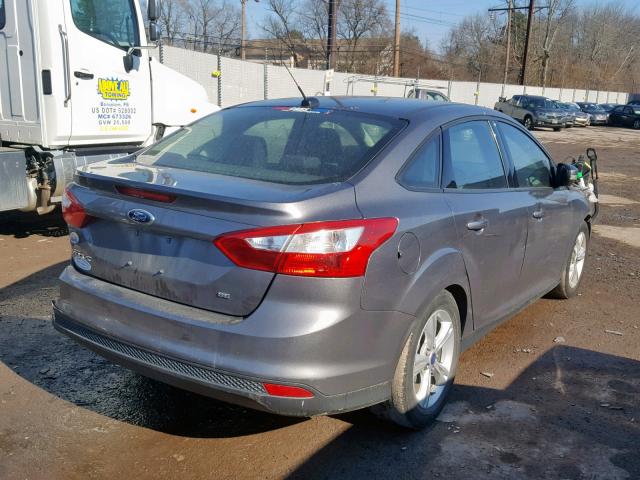 1FADP3F24EL215576 - 2014 FORD FOCUS SE GRAY photo 4