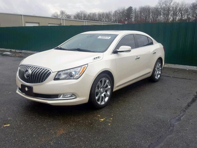 1G4GD5G35EF141047 - 2014 BUICK LACROSSE P WHITE photo 2