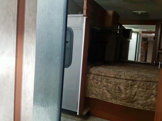 4YDF33320AA740026 - 2010 KEYSTONE MONTANA WHITE photo 5