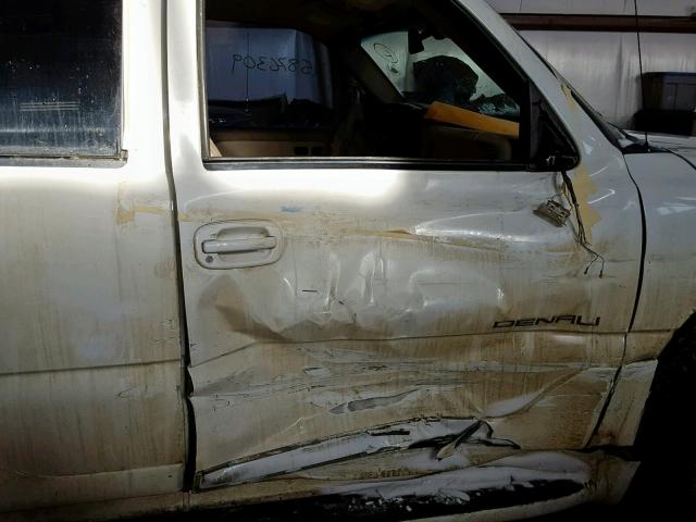 1GKEK63U03J259768 - 2003 GMC YUKON DENA WHITE photo 10