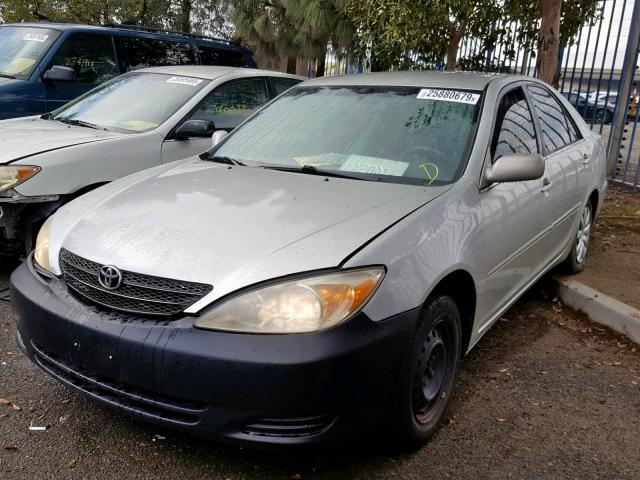 JTDBE32K730235994 - 2003 TOYOTA CAMRY LE SILVER photo 2