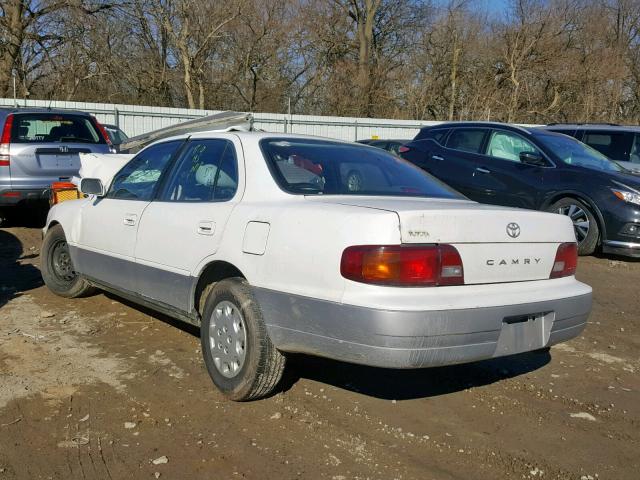 4T1BG12K2TU828701 - 1996 TOYOTA CAMRY DX WHITE photo 3