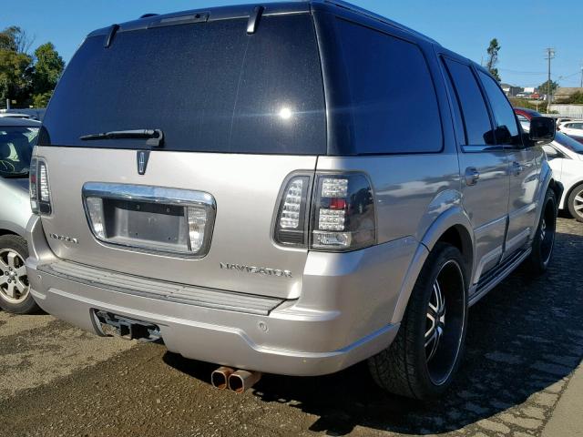 5LMFU28RX3LJ33177 - 2003 LINCOLN NAVIGATOR Gümüş foto 4