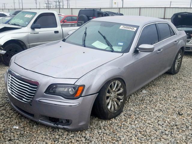 2C3CCAAG9EH252827 - 2014 CHRYSLER 300 SILVER photo 2