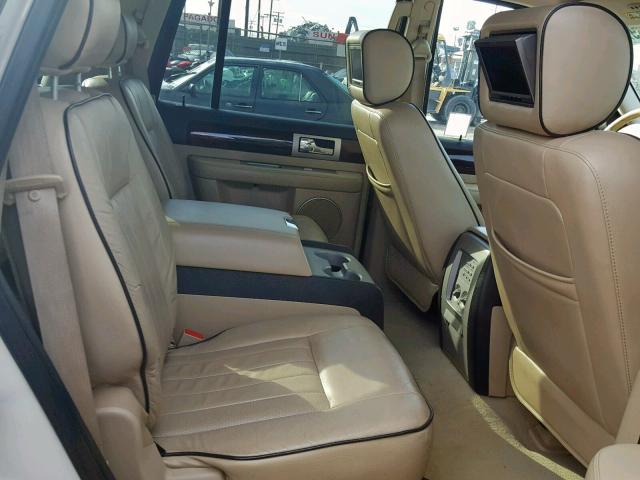 5LMFU27546LJ07256 - 2006 LINCOLN NAVIGATOR Ақ фото 6