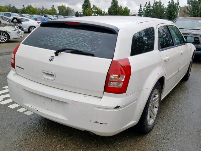 2D4FV47T26H416514 - 2006 DODGE MAGNUM SE WHITE photo 4