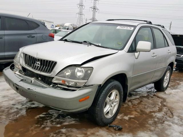 JT6HF10UXY0102659 - 2000 LEXUS RX 300 SILVER photo 2