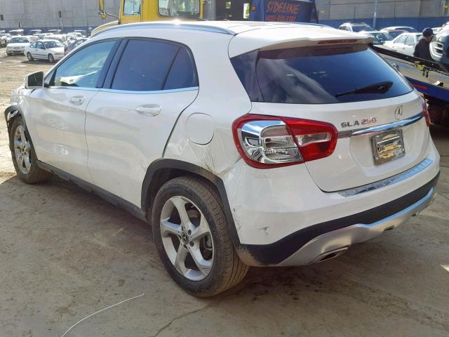 WDCTG4EB9KJ550430 - 2019 MERCEDES-BENZ GLA 250 WHITE photo 3