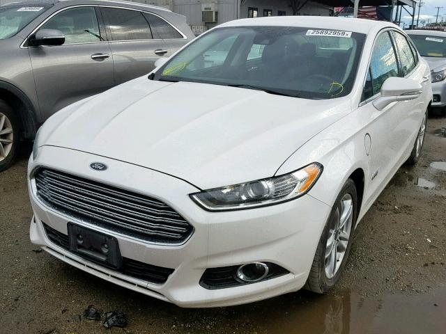 3FA6P0SU8FR245309 - 2015 FORD FUSION TIT WHITE photo 2