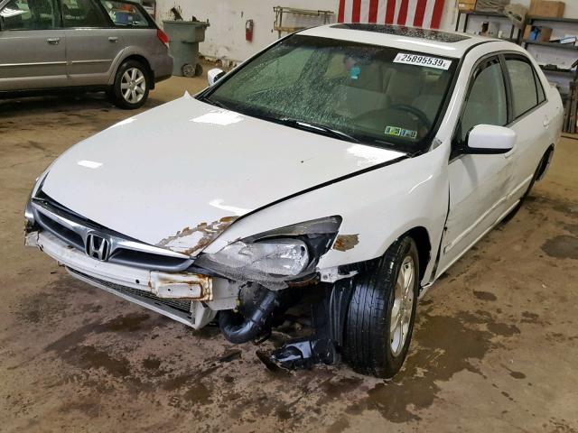 1HGCM56717A154158 - 2007 HONDA ACCORD EX WHITE photo 2