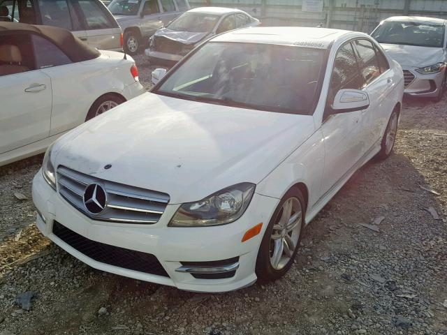 WDDGF4HB7DR246707 - 2013 MERCEDES-BENZ C 250 WHITE photo 2