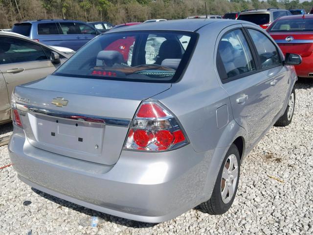 KL1TD56E59B370838 - 2009 CHEVROLET AVEO LS SILVER photo 4