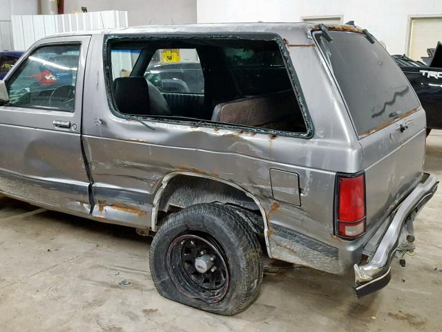 1GNCS18R8H8201486 - 1987 CHEVROLET BLAZER S10 SILVER photo 10