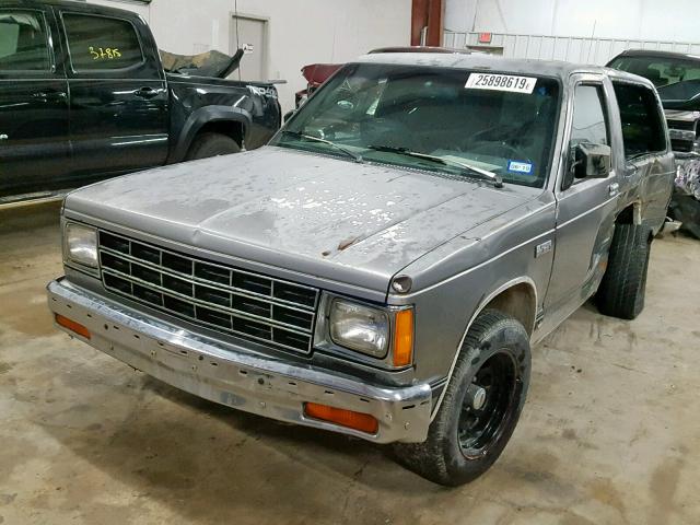 1GNCS18R8H8201486 - 1987 CHEVROLET BLAZER S10 SILVER photo 2