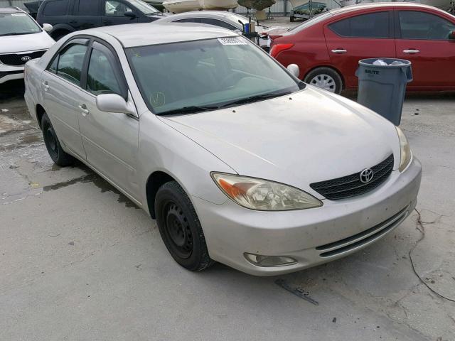 4T1BE32K42U547032 - 2002 TOYOTA CAMRY LE SILVER photo 1