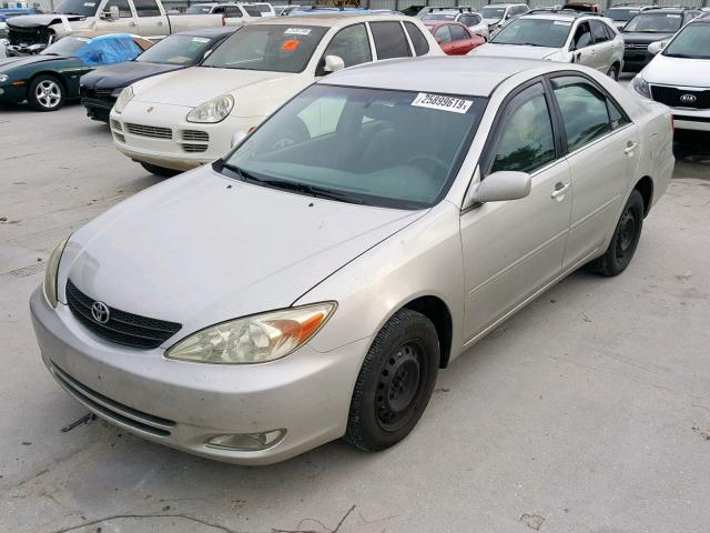 4T1BE32K42U547032 - 2002 TOYOTA CAMRY LE SILVER photo 2