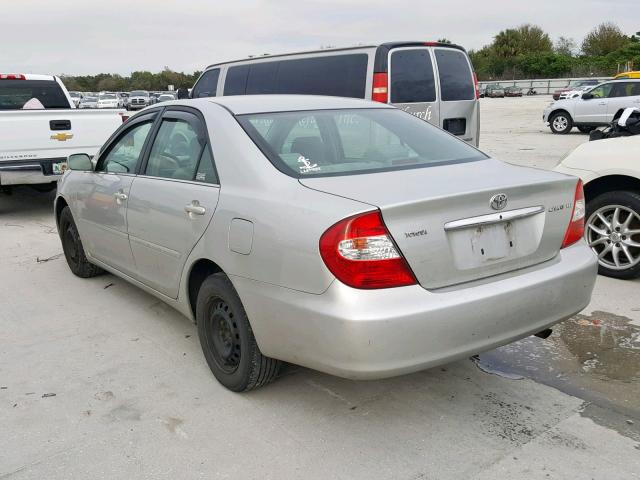 4T1BE32K42U547032 - 2002 TOYOTA CAMRY LE SILVER photo 3