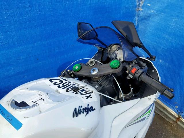 JKBZXJE1XHA025624 - 2017 KAWASAKI ZX636 E WHITE photo 5