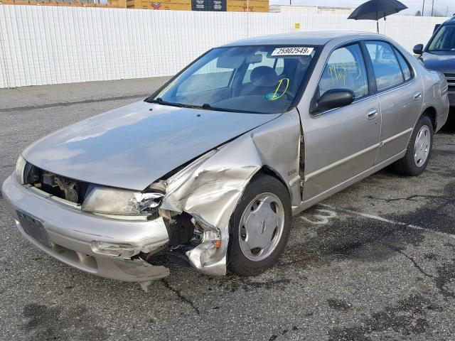 1N4BU31F2PC241042 - 1993 NISSAN ALTIMA XE BEIGE photo 2