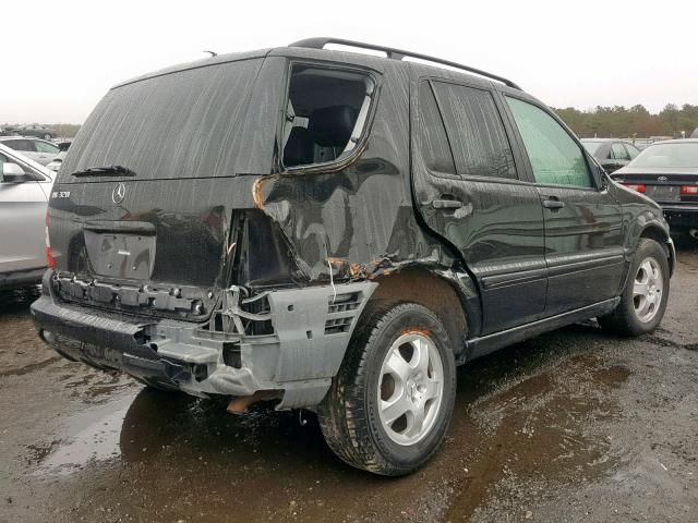 4JGAB54E82A311685 - 2002 MERCEDES-BENZ ML 320 BLACK photo 4